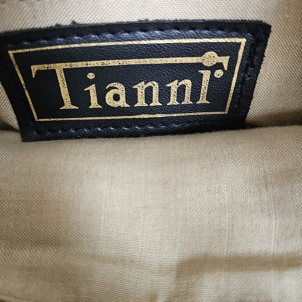 Tianni Metallic Gold Woven Bucket Bag - Picture 10 of 15